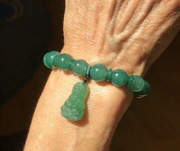 Green Jadeite Stretch Bracelet 6.jpg
