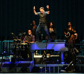 071712_piano.jpg.f8b1c0543b757ed63762204de2204ad1.jpg