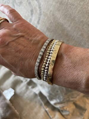 Resetting diamond tennis best sale bracelet