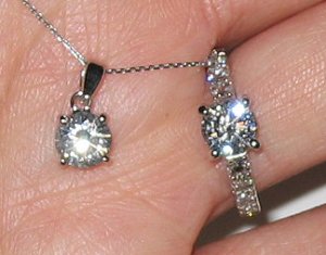 dia .77 pendant 5.jpg dia .77 pendant 5.jpg