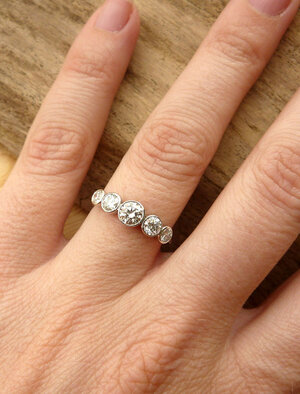 5 stone bezel2.jpg