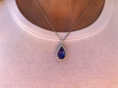 9.35 Ct Tanzanite Pendant 3.jpg