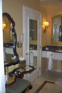 bathroomven1.jpg