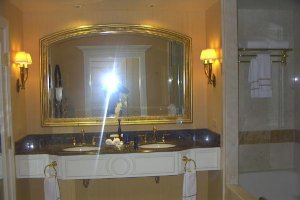 bathroomven22.jpg