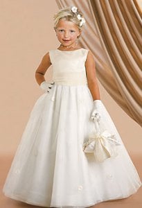 Flower Girls Dress 1.jpg