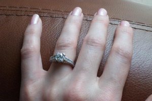 Onfinger.jpg Onfinger.jpg