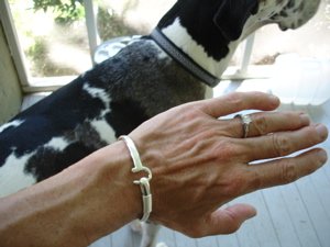 hookbracelet.jpg hookbracelet.jpg