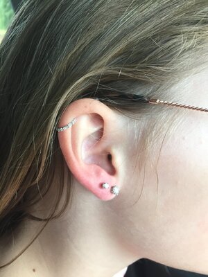 Double clearance piercing pearls