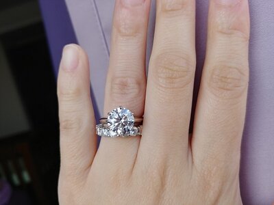 Angie harmon engagement ring 2025