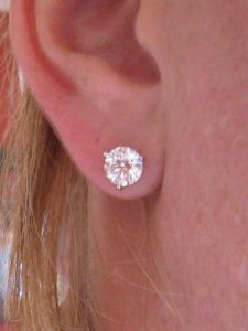 Diamond studs 001.jpg