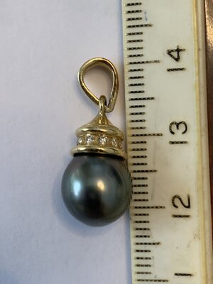 tahitian pendant dias 14kt_1868.JPG tahitian pendant dias 14kt_1868.JPG