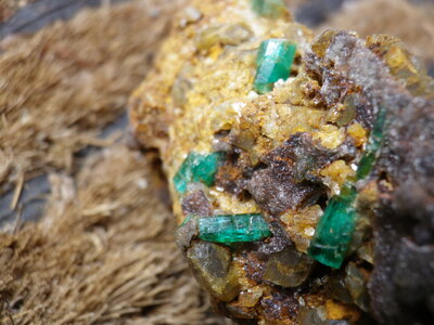 Panjshir emerald 4.JPG