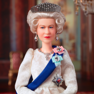 1650499865_346_Barbie-honors-Queen-Elizabeth-and-her-Platinum-Jubilee.png
