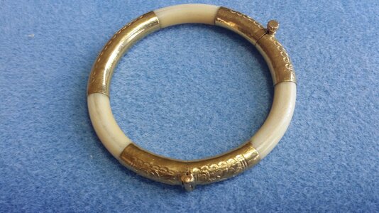 Bangle_Ivory_Grandmothers.jpg