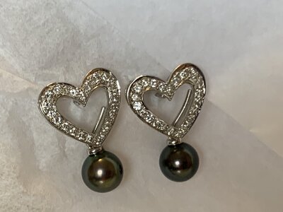 heart earrings_2422.JPG