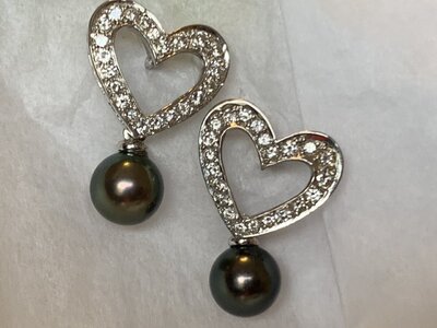 heart earrings_2425.JPG