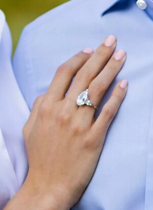Engagement-ring-4235010~2.jpeg