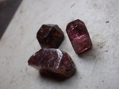 Zircon crystals Tanzania (presumed location).JPG