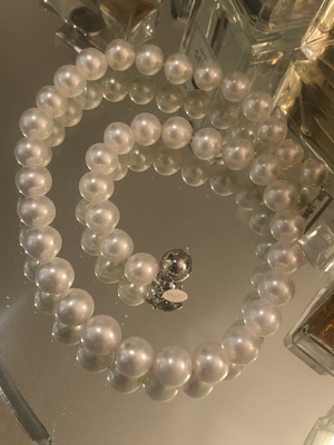 pearls on mirror 2.png