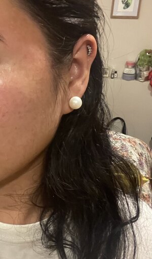 Luxe Pearl Stud Earrings in Natural – Hazel & Marie
