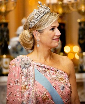 state banquet maxima.jpg