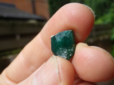 Pyramidal emerald 3.JPG