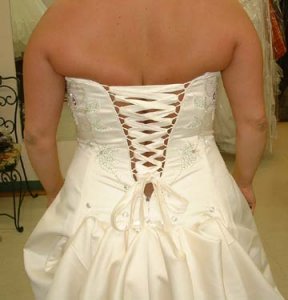 amesbackflabinherdress.jpg amesbackflabinherdress.jpg