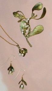 Mistletoe_line.jpg Mistletoe_line.jpg