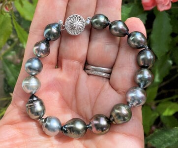 Rikitea Tahitian Pearl Bracelet3.jpg Rikitea Tahitian Pearl Bracelet3.jpg