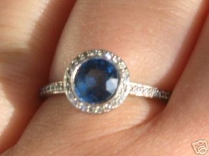 ritani sapphire on finger.jpg