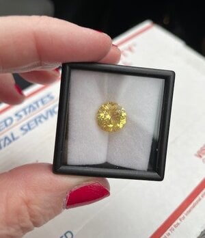 yellowlabsapphire.jpg