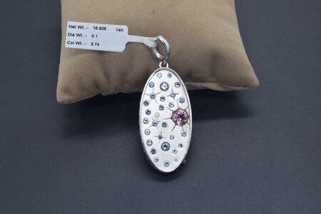 oval pendant.jpg