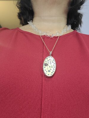 oval neck.jpg