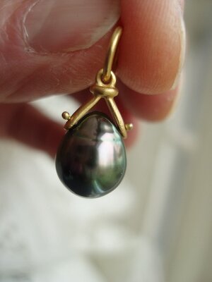 Tahitian pearl from Kamoka PS.jpg