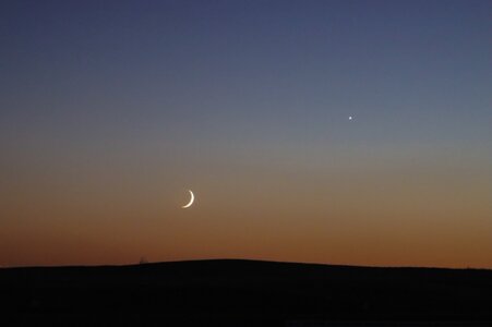 Moon and Venus Oct 5.jpeg