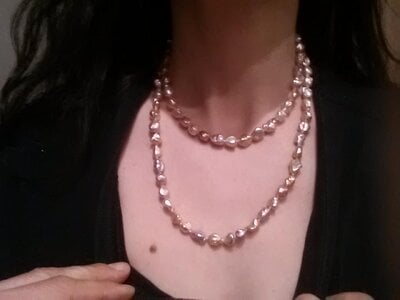 pearlmetallicsonneck.jpg