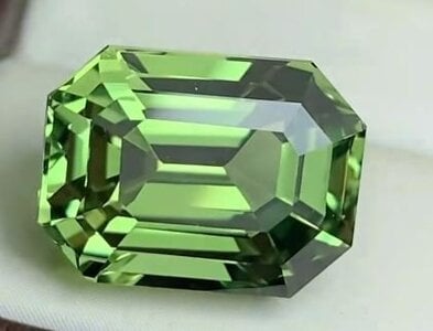 Chrysoberyl 8 cts.JPG Chrysoberyl 8 cts.JPG