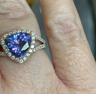 IMG_0992_JTV_TRILLION_9MM_14KYG_RING.jpeg