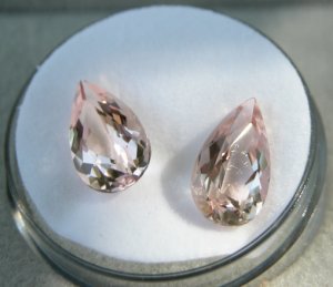 Morganite pears 02.JPG