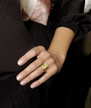 heidi-klum-yellow-diamond-engagement-ring-getty-0125-8f55c9f8765b4ea88bc332dbb8f66884.jpg