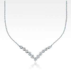 Diamond 'V' Necklace in 18k White Gold (2 ct. tw.)