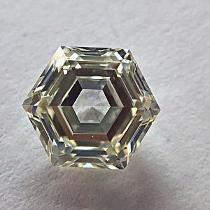 0.59CT STEP CUT HEXAGONAL J VVS1 GIA#7251276811