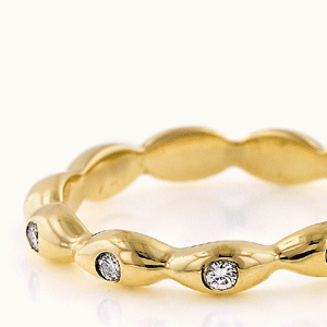 18kt Yellow Gold "Thin Seed" Band by Amy Levine