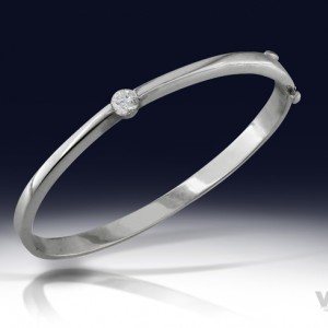 Solitaire Bangle