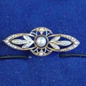 Vintage Pearl & Diamond Pin