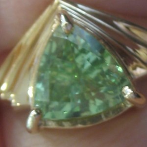 2.6 ct green grossular garnet up close