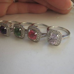 LaurenThePartier's 1.40 ct. spinel in LOGR setting