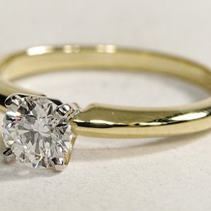 Classic Four Prong Engagement Ring in 18k Yellow Gold