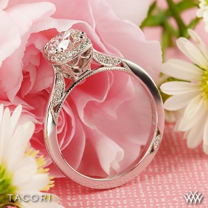 Tacori Dantela Crown Solitaire Engagement Ring