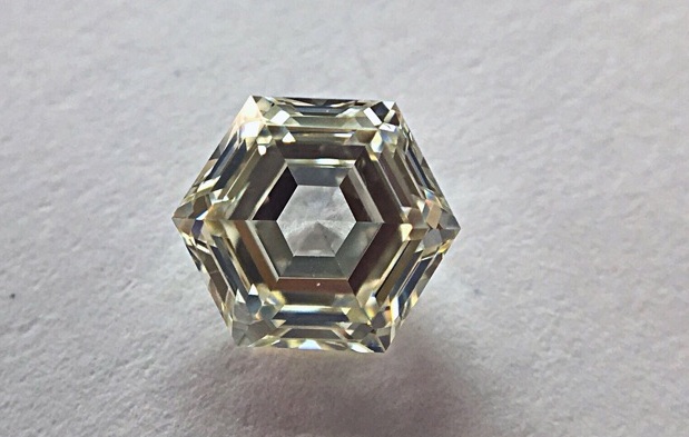 0.59CT STEP CUT HEXAGONAL J VVS1 GIA#7251276811